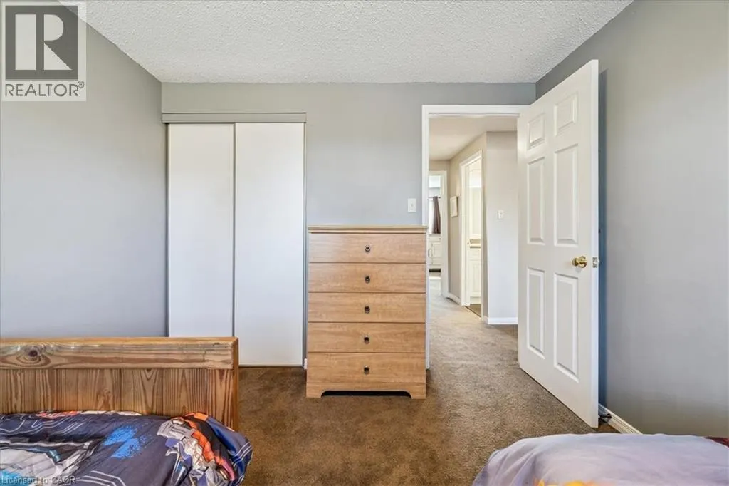 15 ELLINGTON Avenue Unit# 5, #5