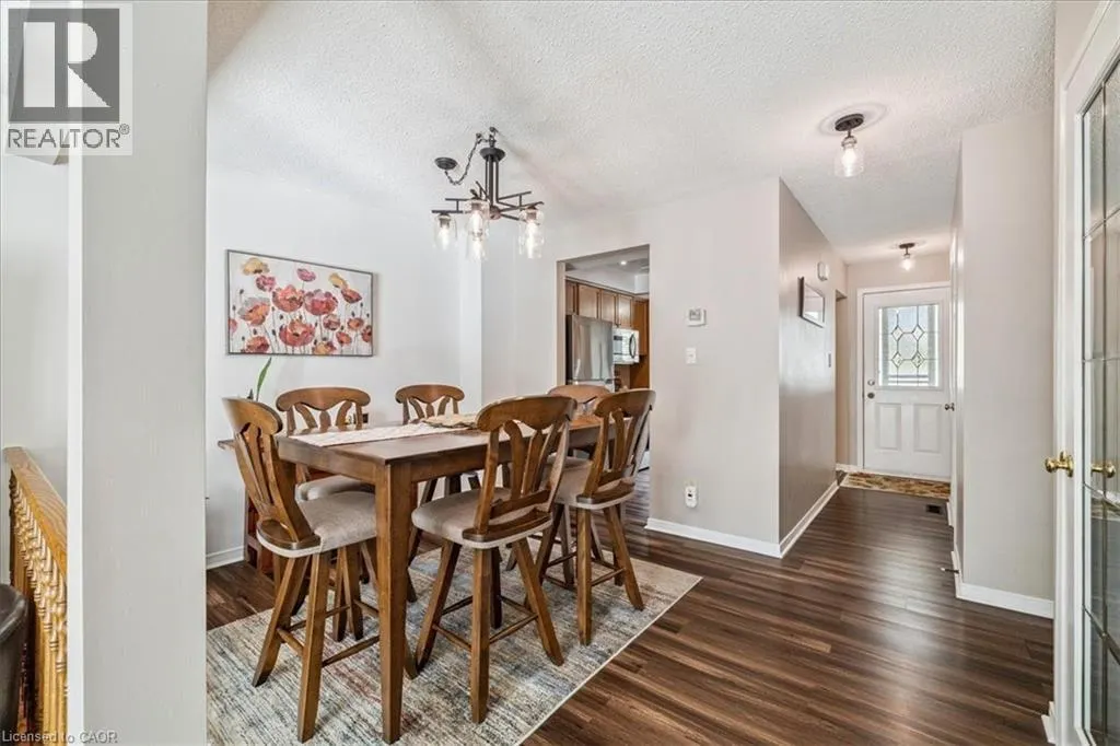 15 ELLINGTON Avenue Unit# 5, #5