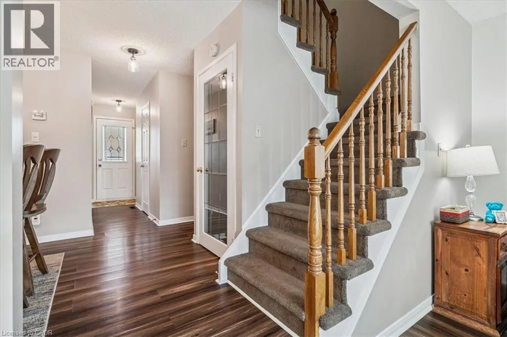 15 ELLINGTON Avenue Unit# 5, #5