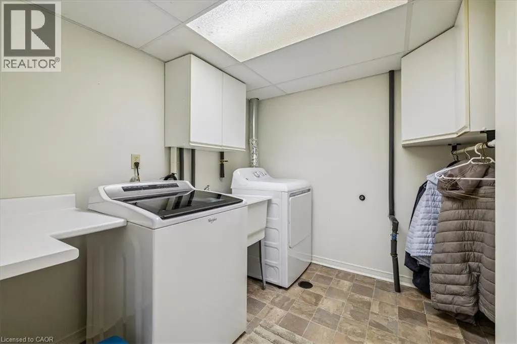 15 ELLINGTON Avenue Unit# 5, #5