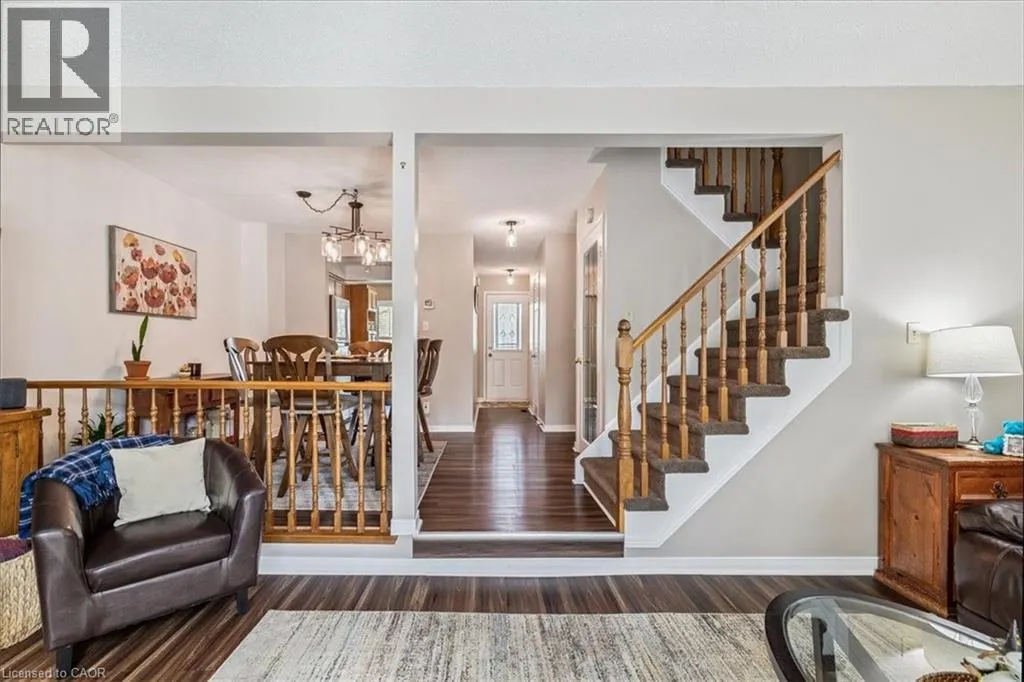 15 ELLINGTON Avenue Unit# 5, #5