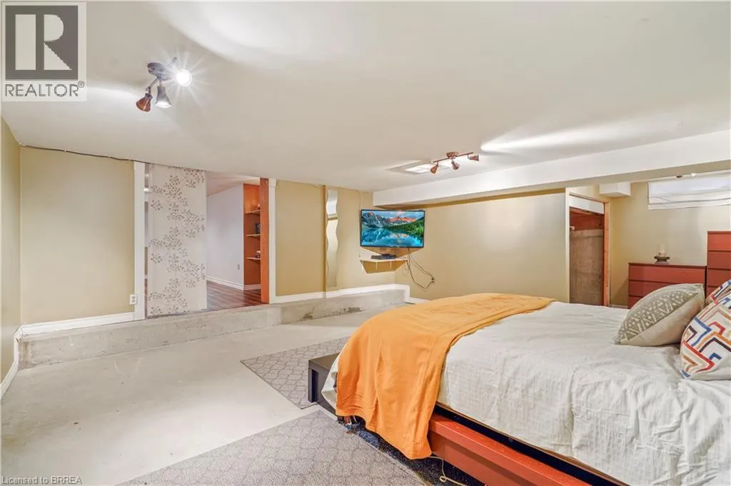 22 WAYNE Drive