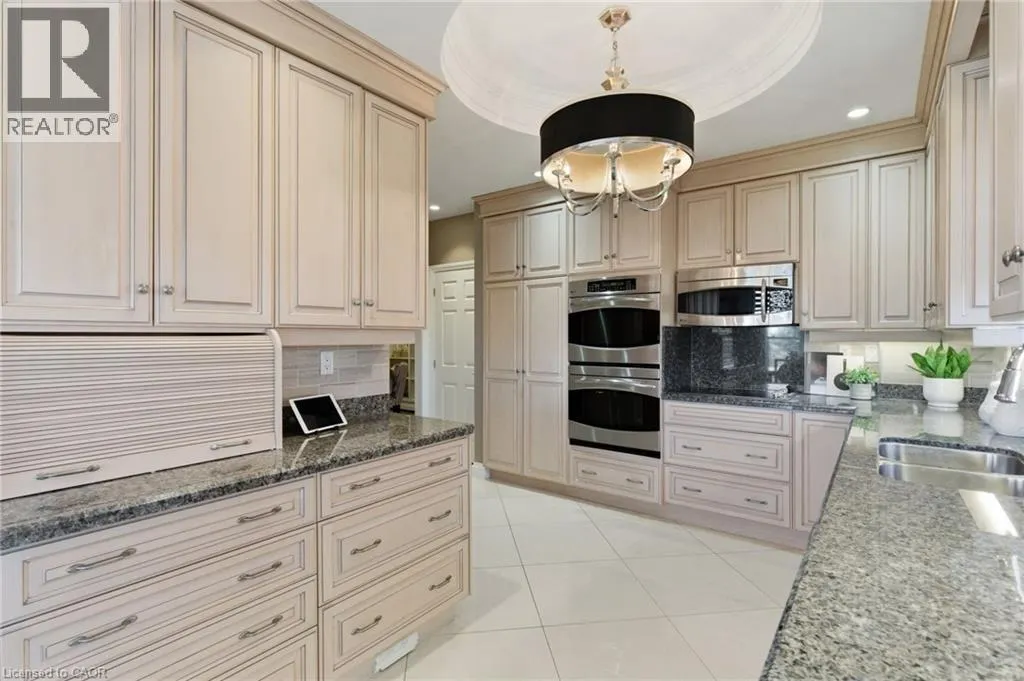 174 MOUNTAIN PARK Avenue Unit# 2W, #2W