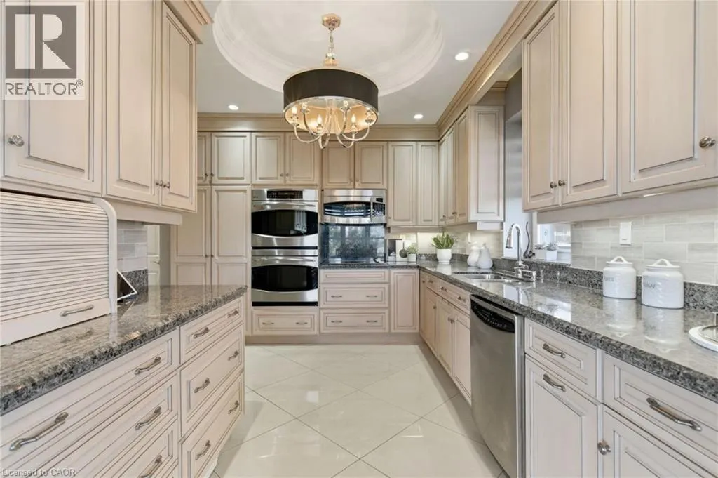 174 MOUNTAIN PARK Avenue Unit# 2W, #2W