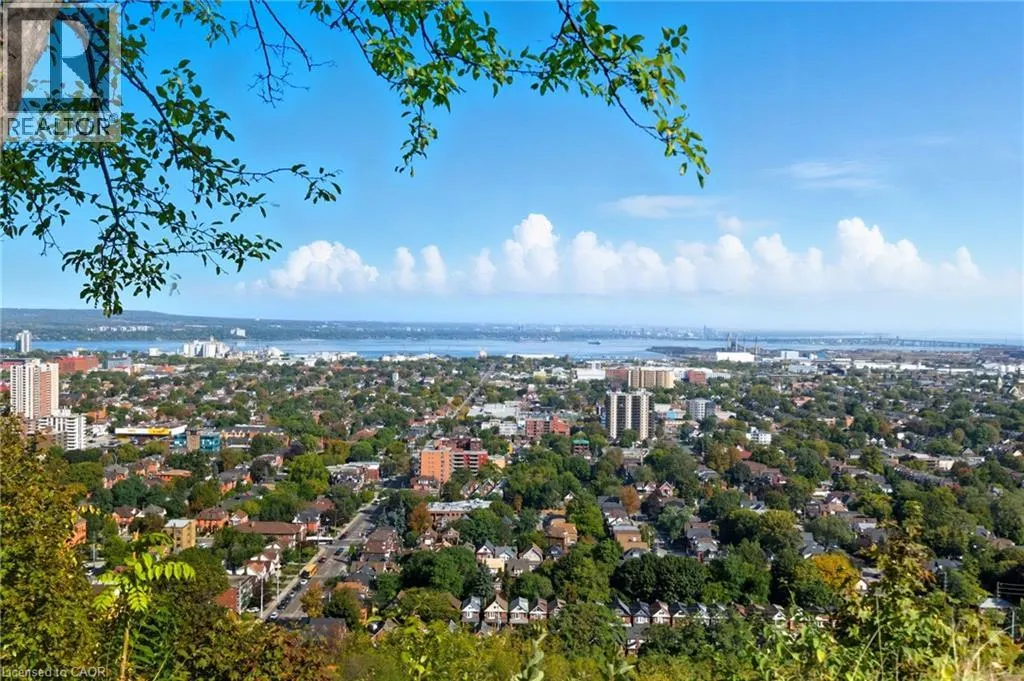 174 MOUNTAIN PARK Avenue Unit# 2W, #2W