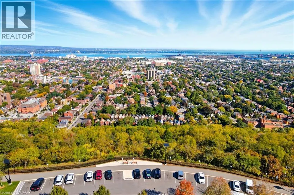 174 MOUNTAIN PARK Avenue Unit# 2W, #2W