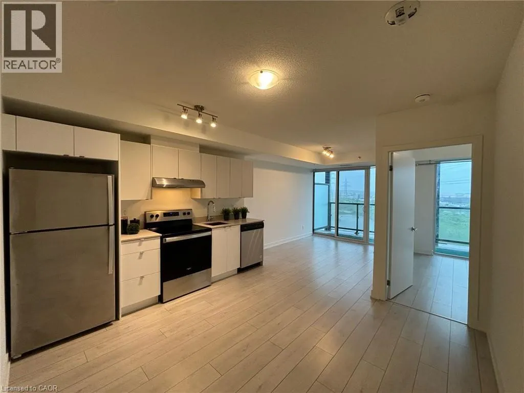 3200 DAKOTA Common Unit# B611, #B611