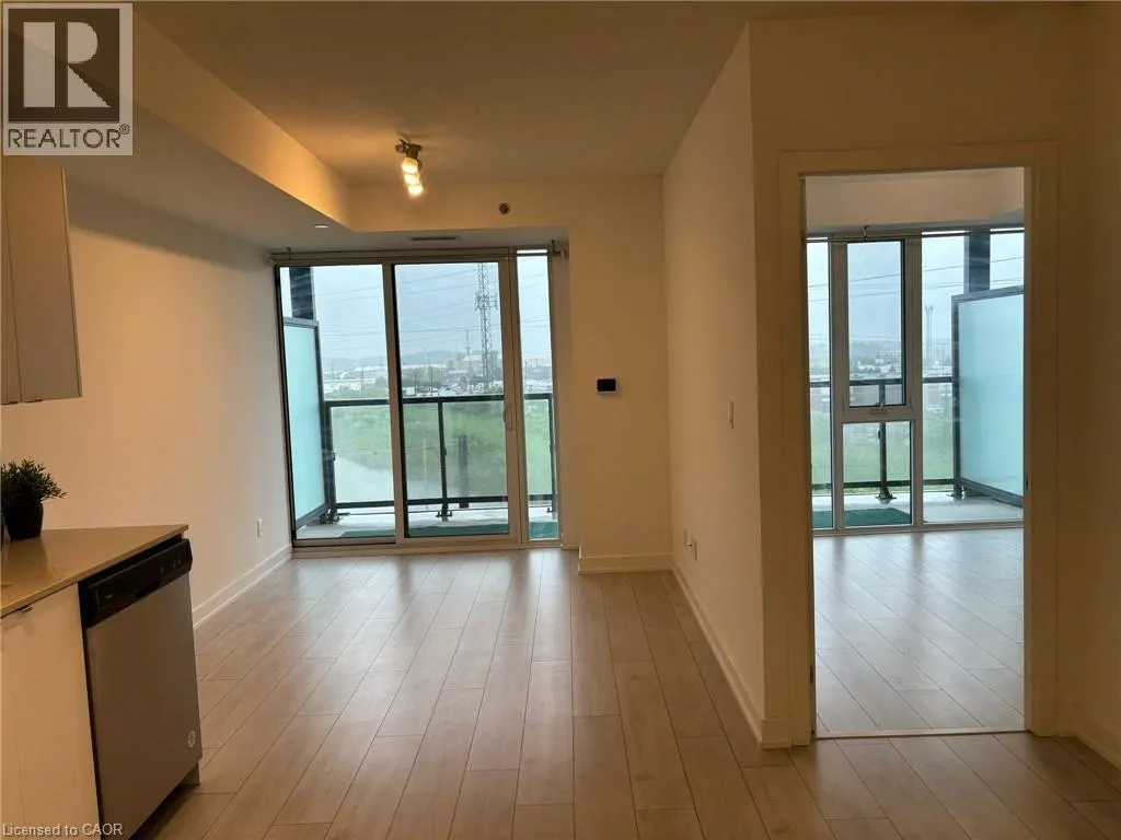 3200 DAKOTA Common Unit# B611, #B611