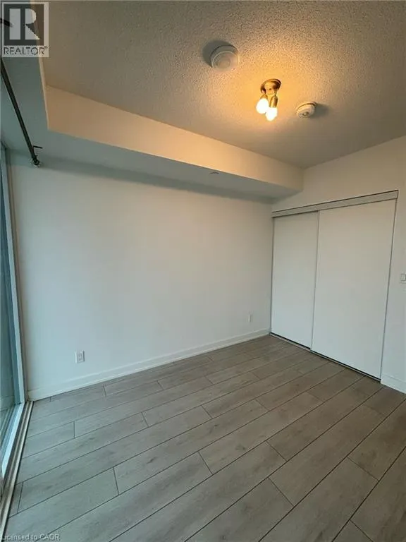 3200 DAKOTA Common Unit# B611, #B611