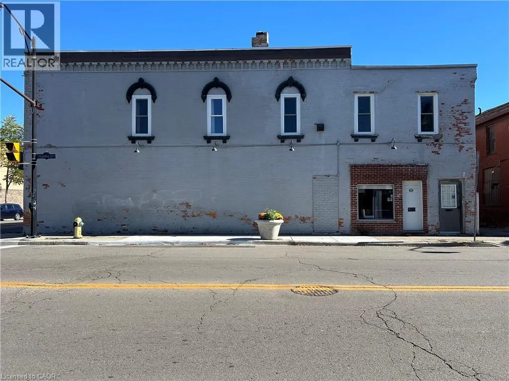 68 ROBINSON Street