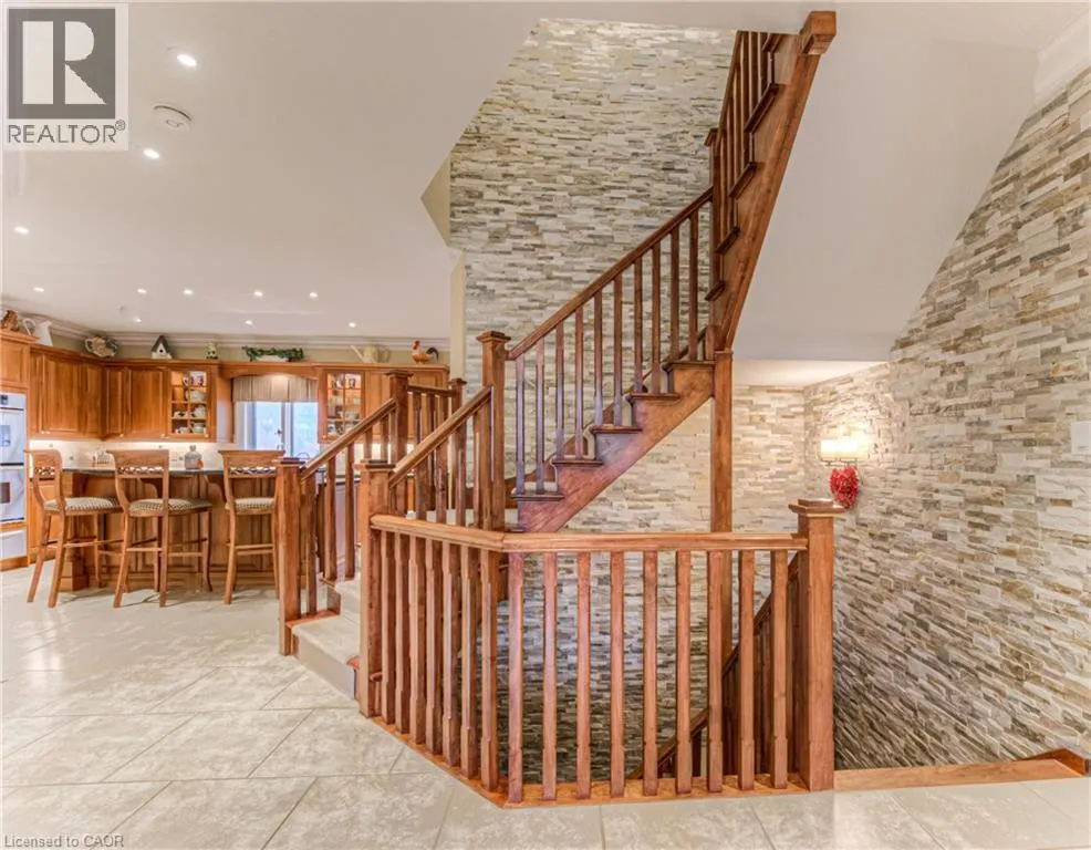7 JOHN ROSS Court