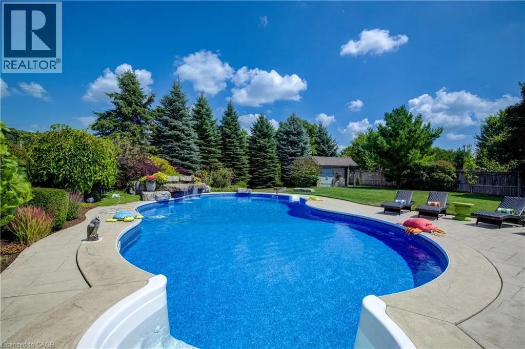 7 JOHN ROSS Court