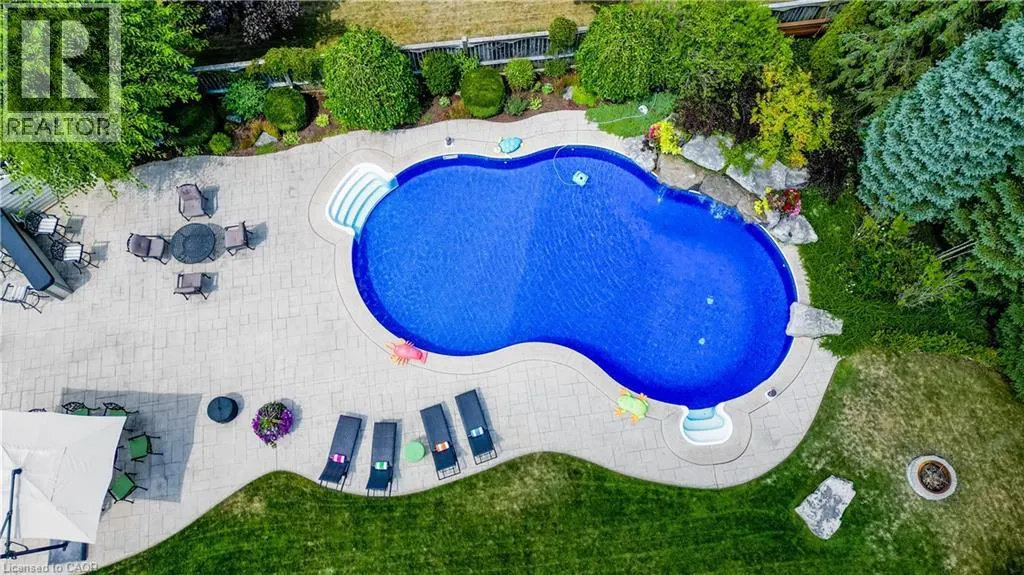 7 JOHN ROSS Court