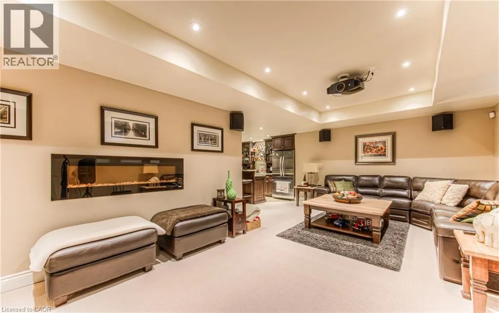 7 JOHN ROSS Court
