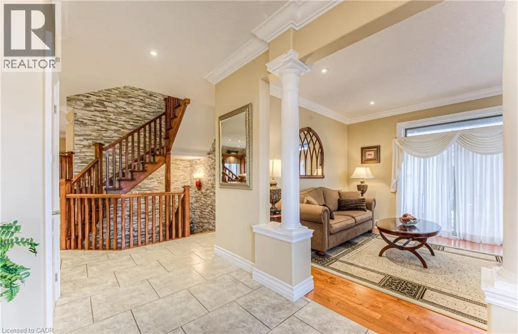 7 JOHN ROSS Court
