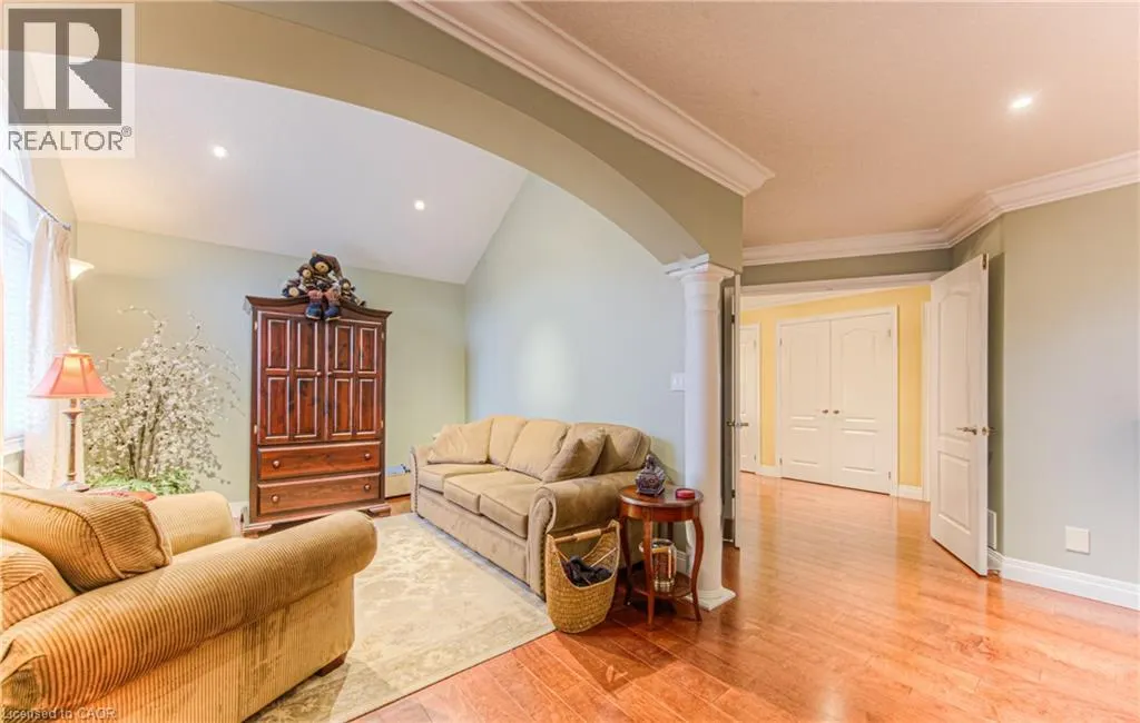 7 JOHN ROSS Court