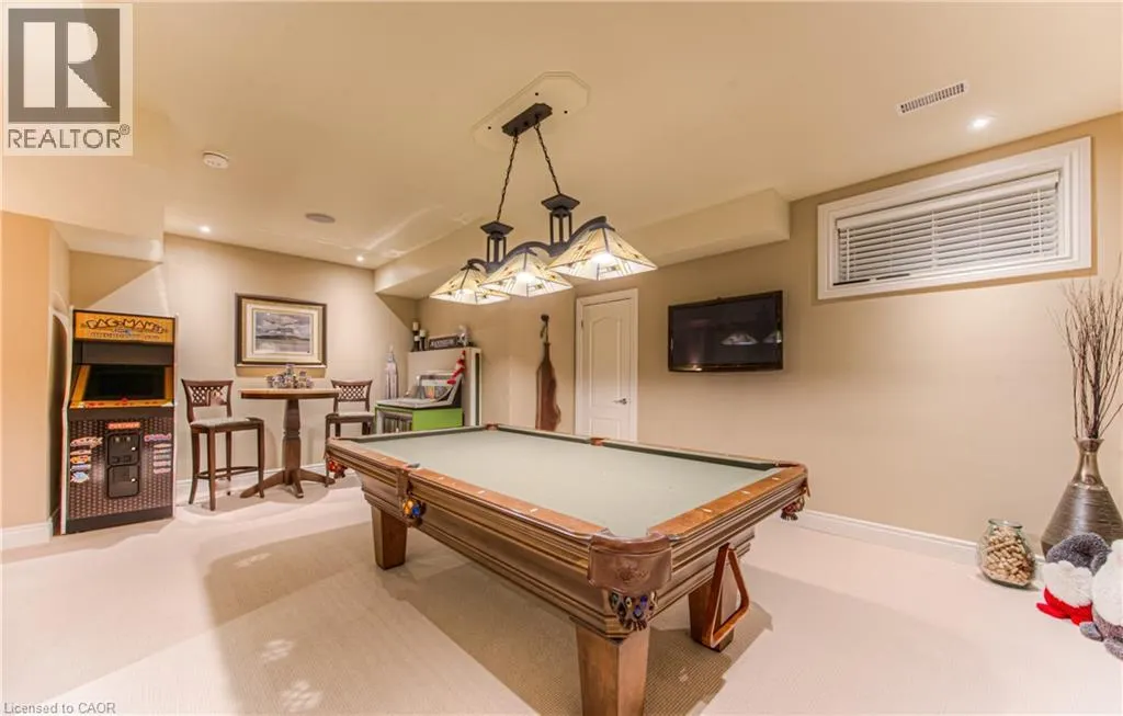 7 JOHN ROSS Court
