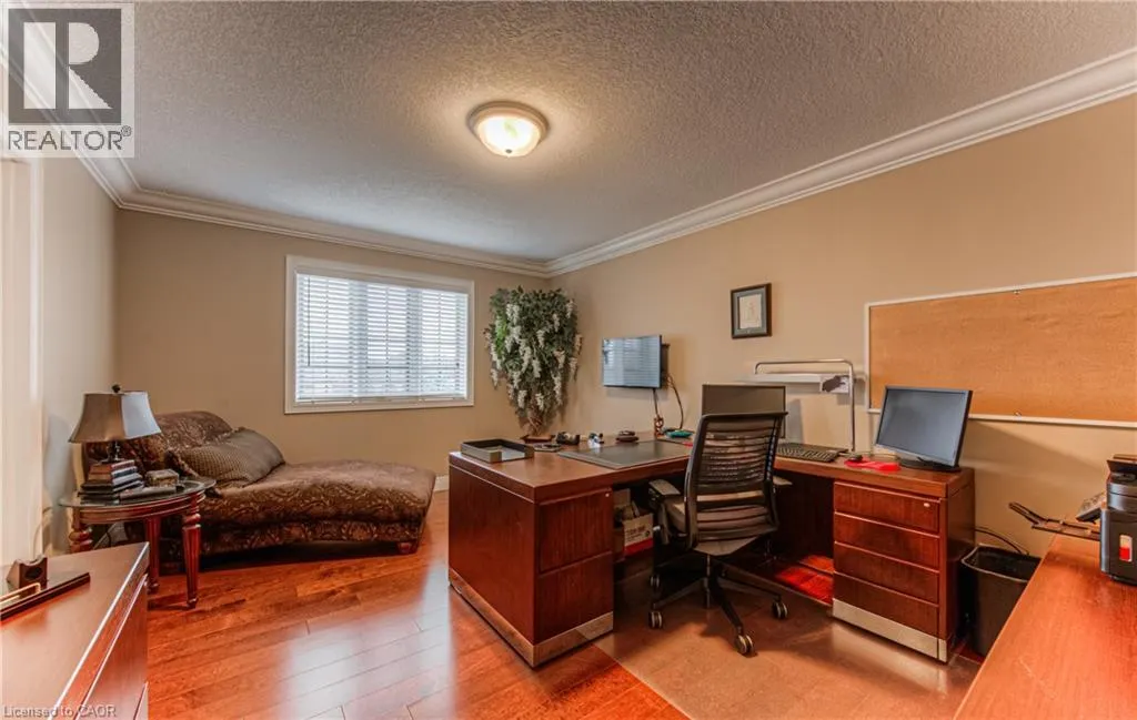 7 JOHN ROSS Court