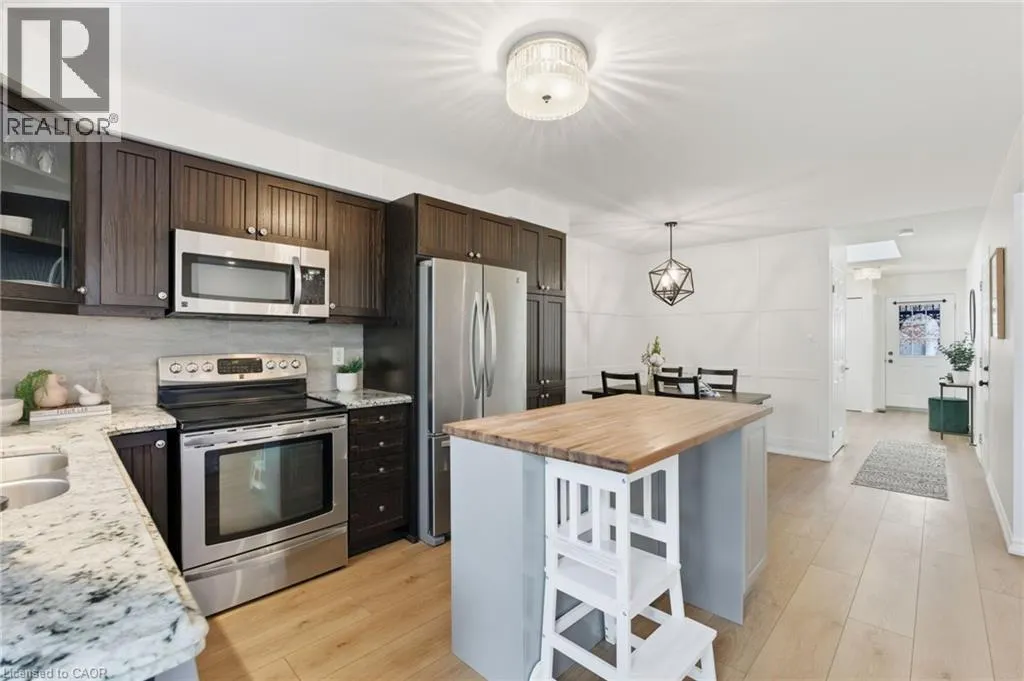 28 BROOKHEATH Lane