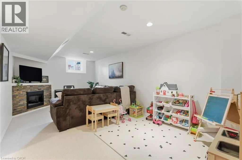 28 BROOKHEATH Lane