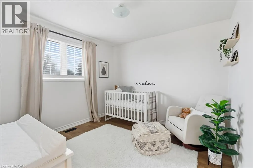 28 BROOKHEATH Lane