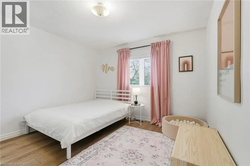 28 BROOKHEATH Lane