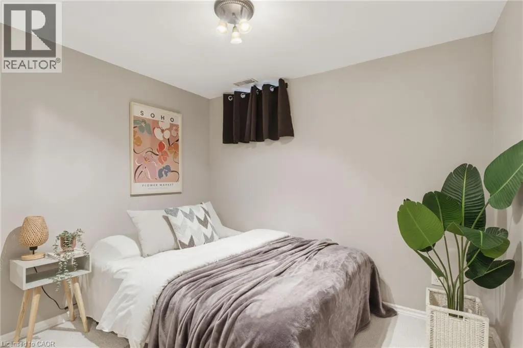 28 BROOKHEATH Lane