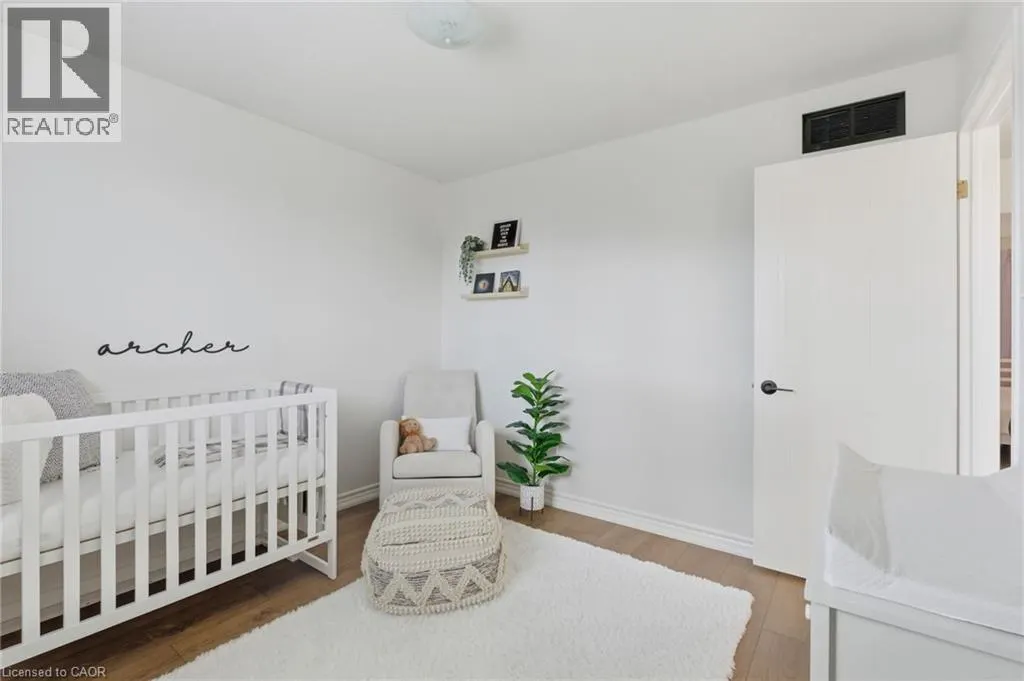 28 BROOKHEATH Lane