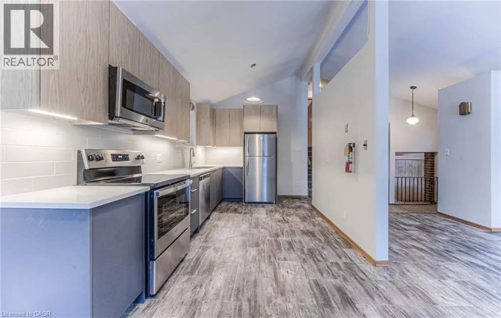 17 ROOSEVELT Avenue