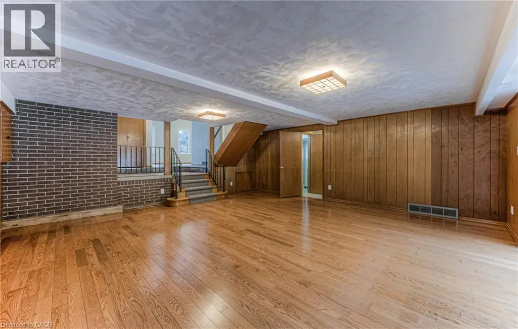 17 ROOSEVELT Avenue