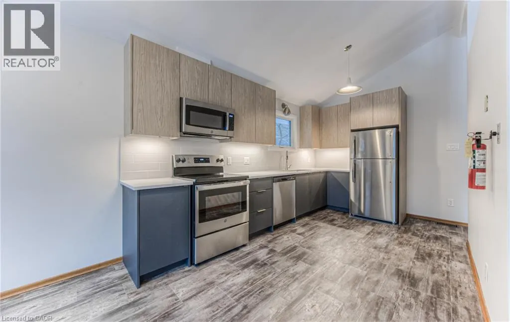 17 ROOSEVELT Avenue