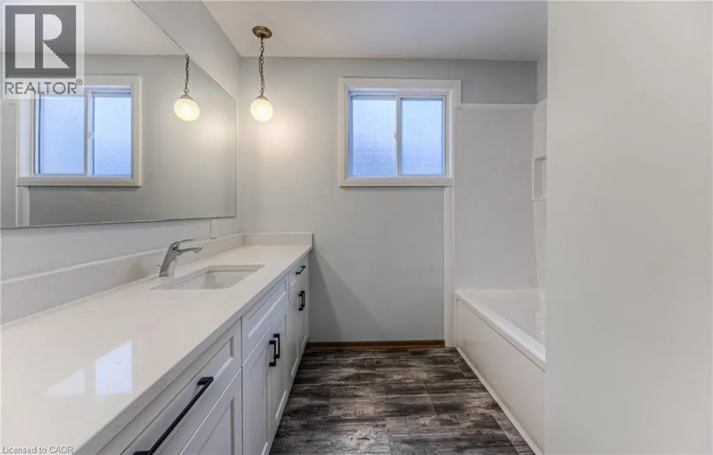 17 ROOSEVELT Avenue