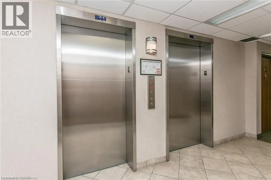 20 ELLEN Street E Unit# 611, #611
