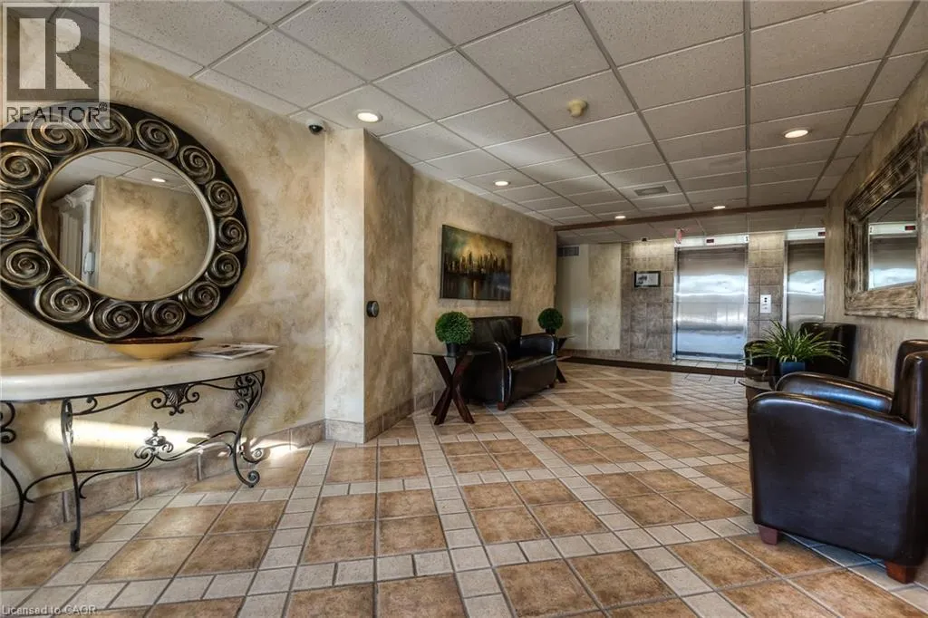 55 GREEN VALLEY Drive Unit# 811, #811