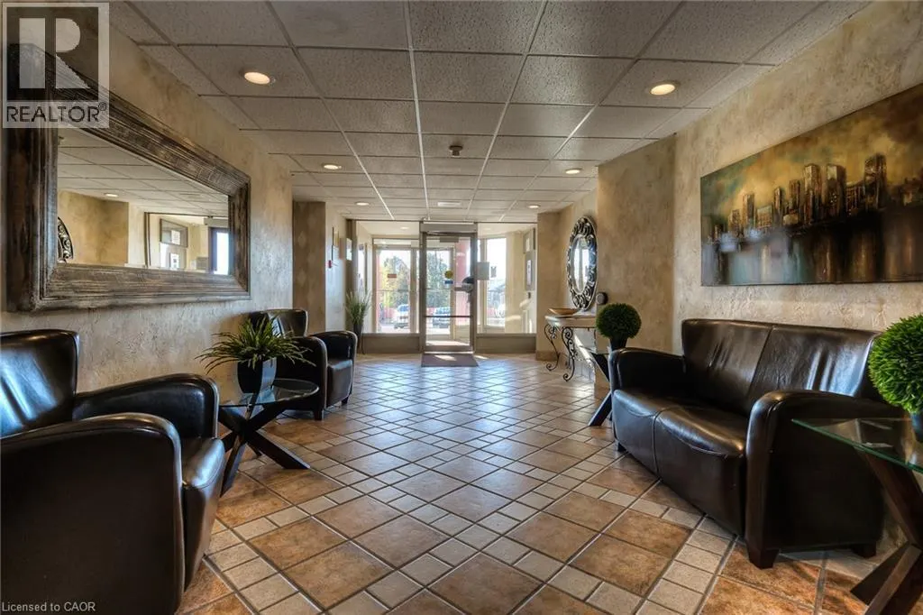 55 GREEN VALLEY Drive Unit# 811, #811