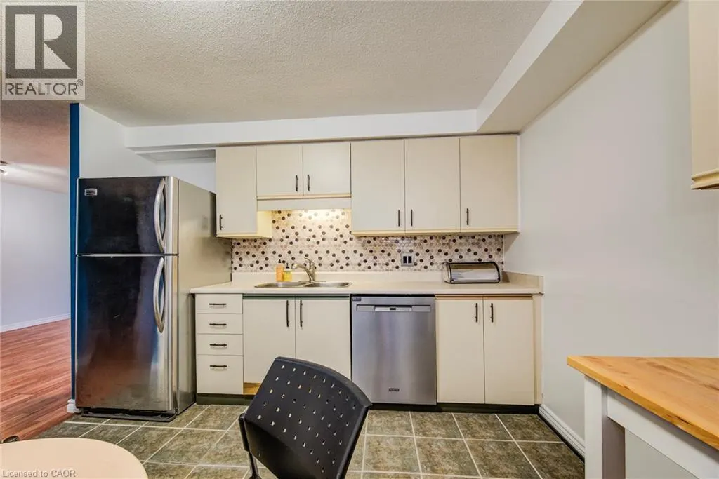55 GREEN VALLEY Drive Unit# 811, #811