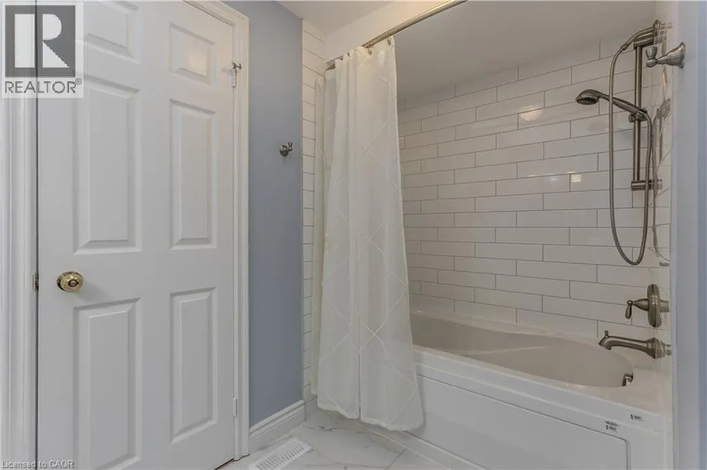 2390 WOODWARD Avenue Unit# 5, #5