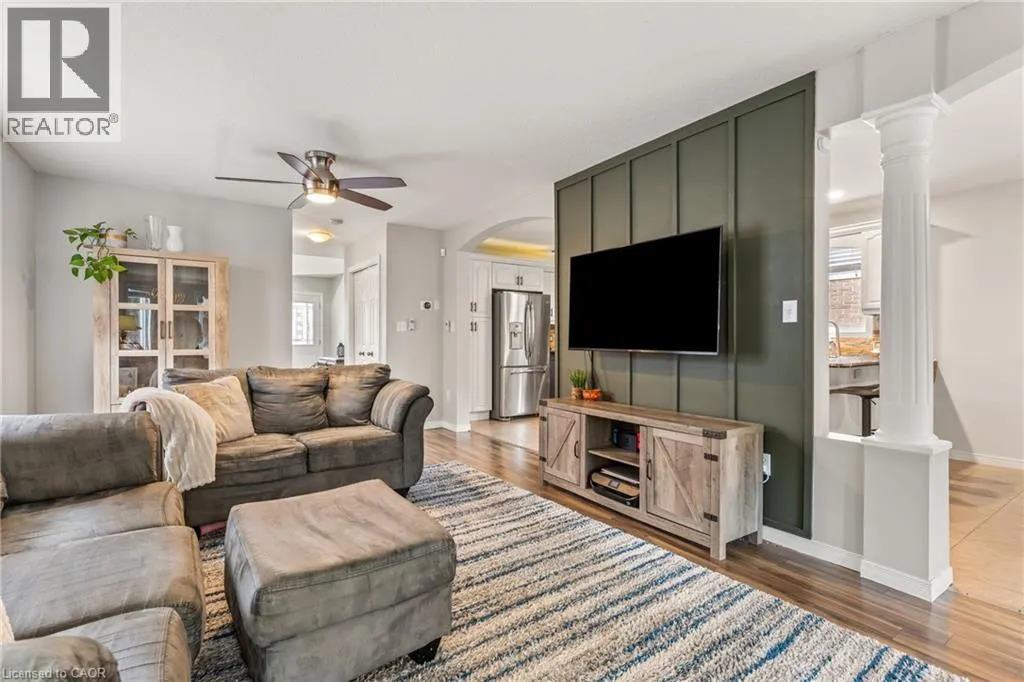 153 PORCHLIGHT Drive
