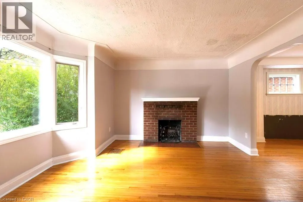 144 WHITNEY Avenue