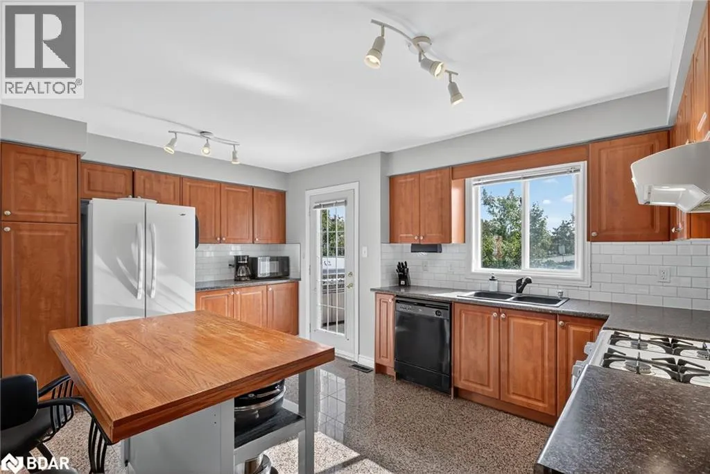 122 NORTHVIEW Crescent