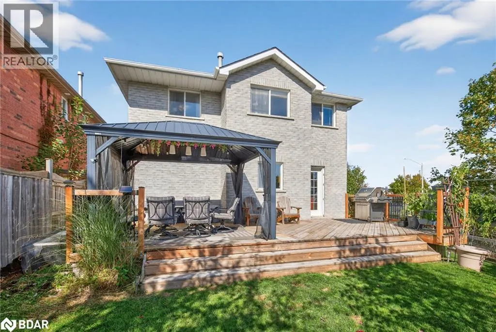122 NORTHVIEW Crescent