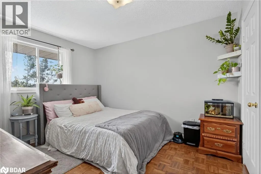 122 NORTHVIEW Crescent