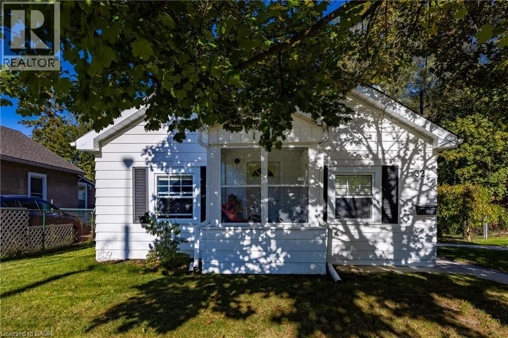 32 WADE Avenue