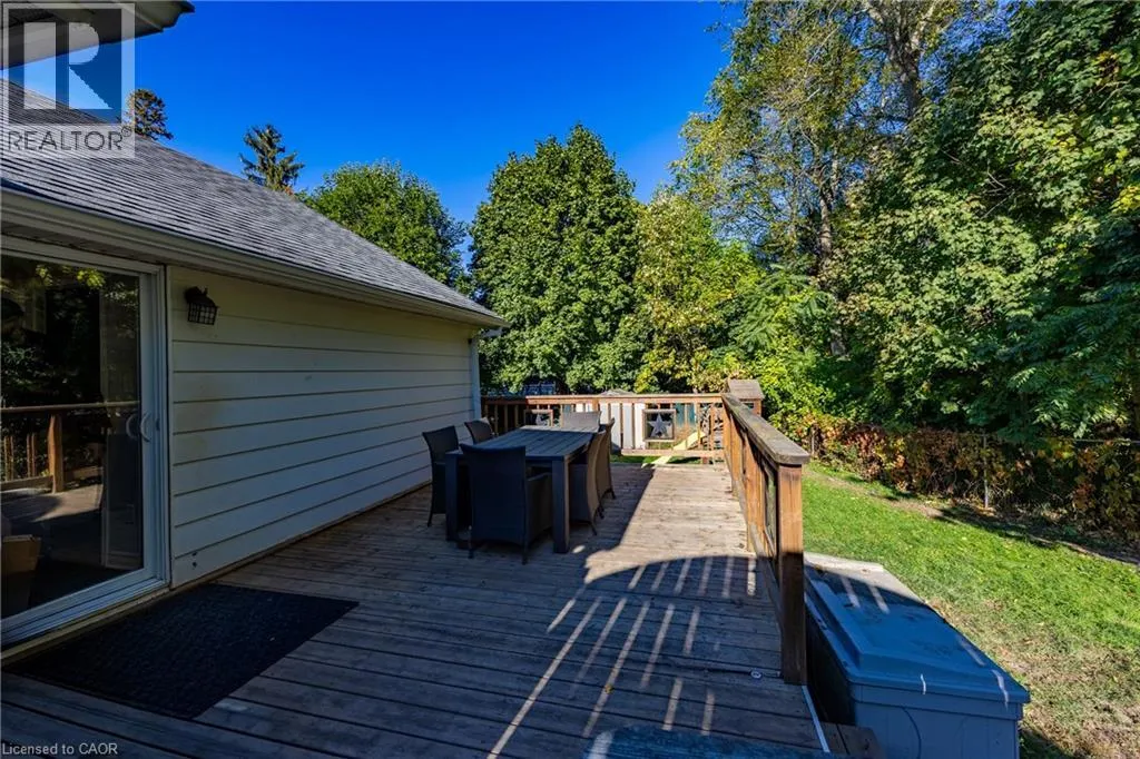 32 WADE Avenue