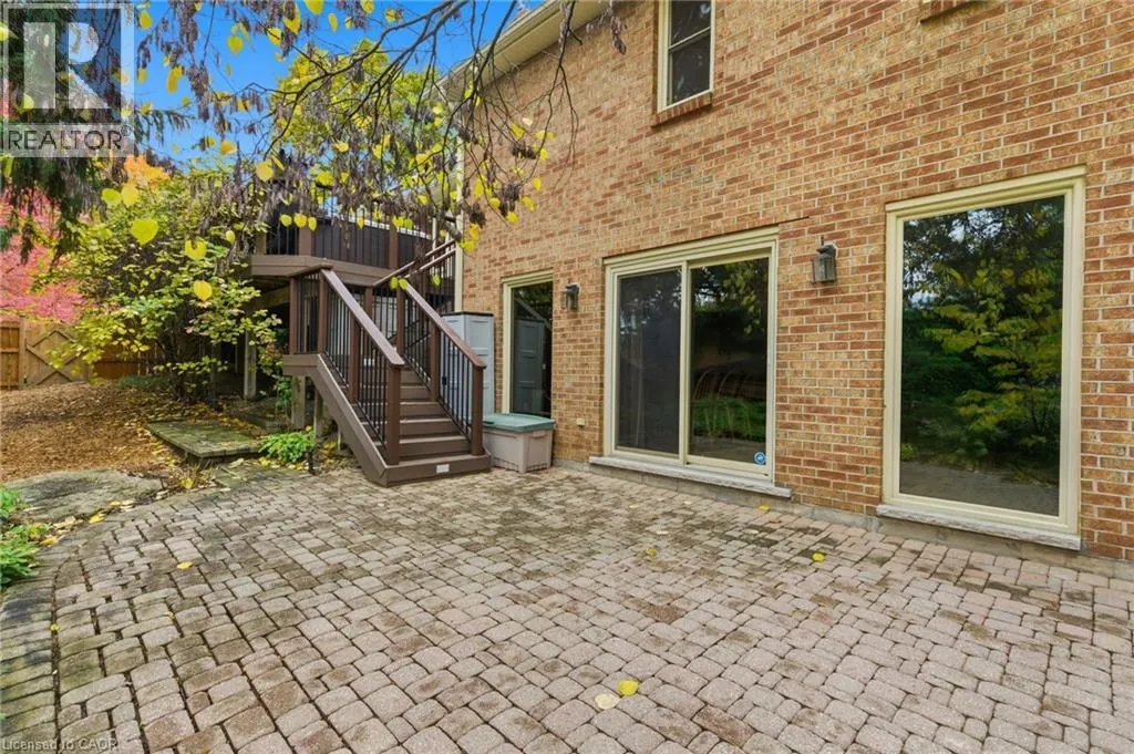 11 MAYS Crescent