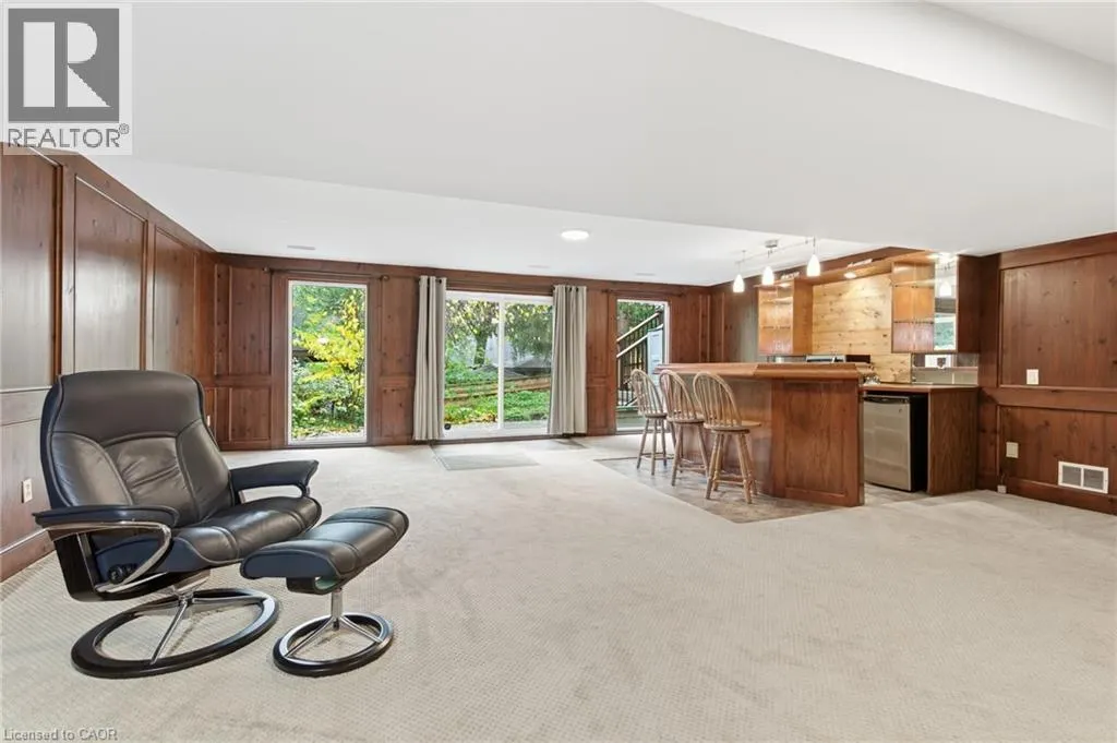11 MAYS Crescent