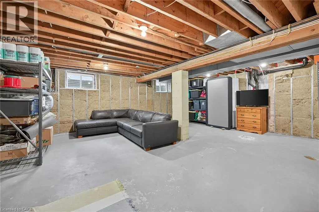 233 TOWNSEND Avenue