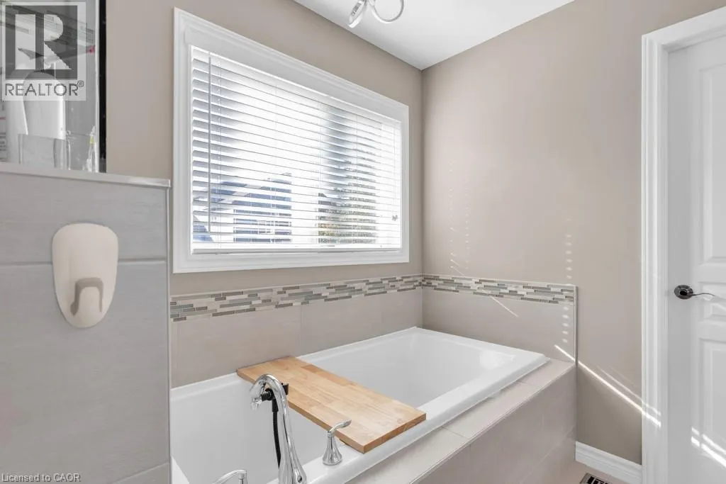424 ALAN Crescent