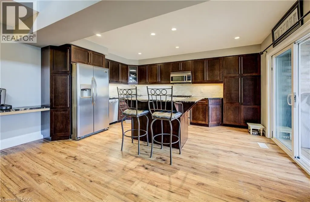 131 RAVENSWOOD Road