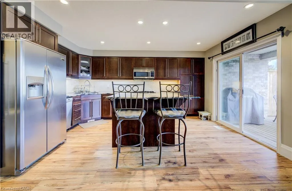 131 RAVENSWOOD Road